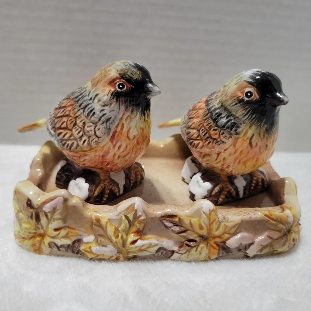 GANZ Bird Salt & Pepper Shakers in Bird Bath‎ Stand Beautiful Fall Leaf Colors